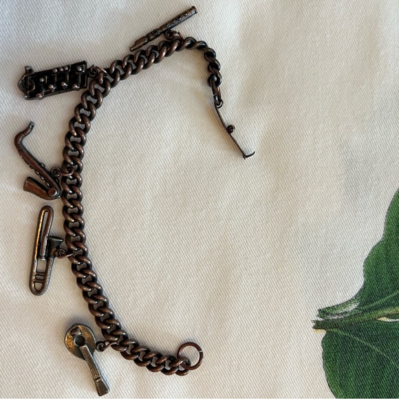 Vintage musical instruments charm bracelet. - Picture 3 of 16